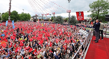 CHP LİDERİ ÖZEL DÜZCE MİTİNGİNDEN MEMNUN KALDI