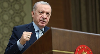ERDOĞAN: ELİNE MİKROFON YA DA KAMERA ALAN HERKES GAZETECİ DEĞİLDİR