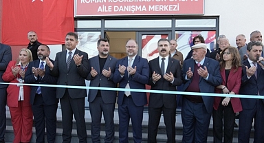 ROMANLAR İÇİN AİLE DANIŞMA MERKEZİ AÇILDI
