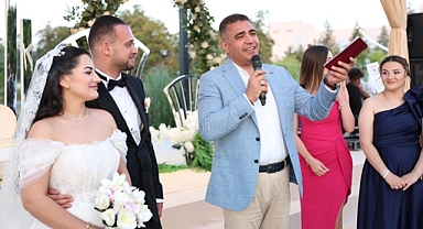 VALİ ASLAN YİĞİT PEHLİVAN VE CEYDA GÜVEN'İN NİKAH ŞAHİDİ OLDU