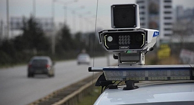 YAPAY ZEKA DESTEKLİ RADAR CEZA YAĞDIRDI.. SÜRÜCÜLER TEPKİLİ