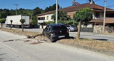 KAMYON OTOMOBİLE ÇARPTI: 1 ÖLÜ