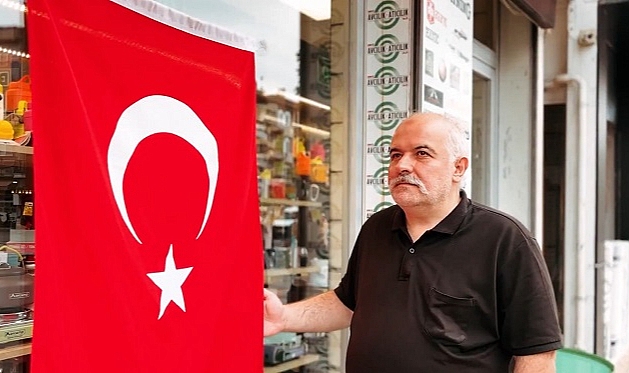 VALİDEN ZAFER BAYRAMI İÇİN BAYRAK ÇAĞRISI