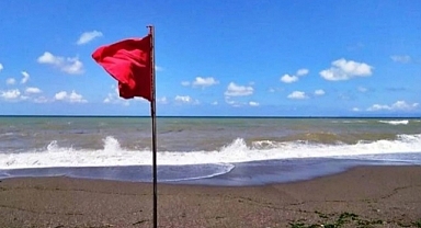 AKÇAKOCA'DA DENİZE GİRMEK YASAKLANDI