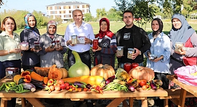 ATA TOHUMUNDAN YETİŞEN ÜRÜNLERİN HASADI SÜRÜYOR