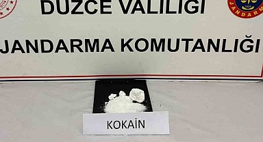 PİYASA DEĞERİ 800 BİN LİRALIK KOKAİN YAKALANDI
