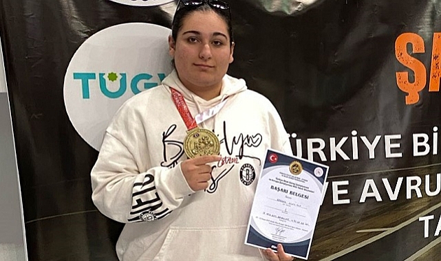 AKÇAKOCALI SPORCU BİLEK GÜREŞİNDE DÜNYA İKİNCİSİ OLDU