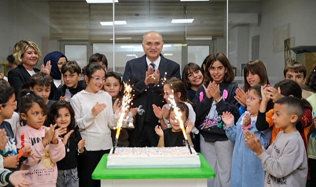 BAŞKAN ÖZLÜ ÇOCUK ÜNİVERSİTESİ’Nİ ZİYARET ETTİ