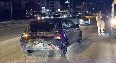 KIRMIZI IŞIKTA KAZA: 2 YARALI