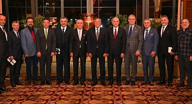 ÖZLÜ İSTANBUL'DA İŞ İNSANLARIYLA BİR ARAYA GELDİ