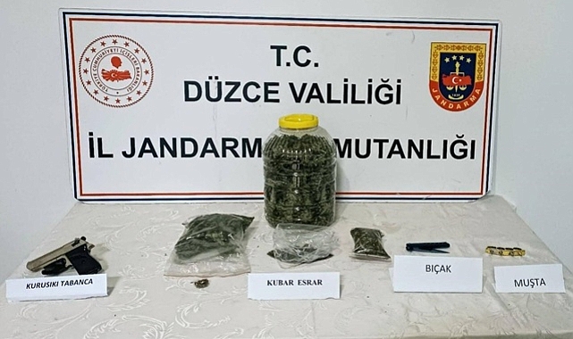 1 KİLO ESRAR YAKALANDI