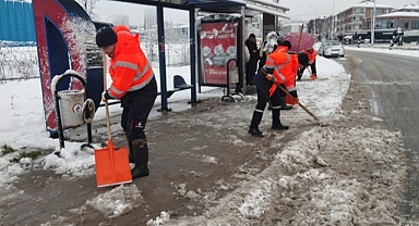 DÜZCE BELEDİYESİ KARLA MÜCADELE EKİPLERİ SAHADA