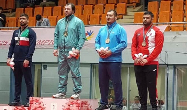 DÜZCE ÜNİVERSİTE ÖĞRENCİSİ OLİMPİYAT ÜÇÜNCÜSÜ OLDU