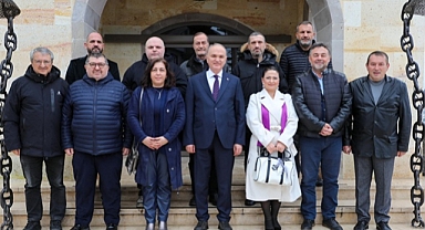 GAZETECİLER BAŞKAN ÖZLÜ İLE BİRARAYA GELDİ