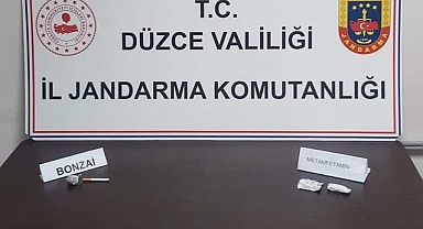 OTOMOBİL ZULASINDA UYUŞTURUCU YAKALANDI