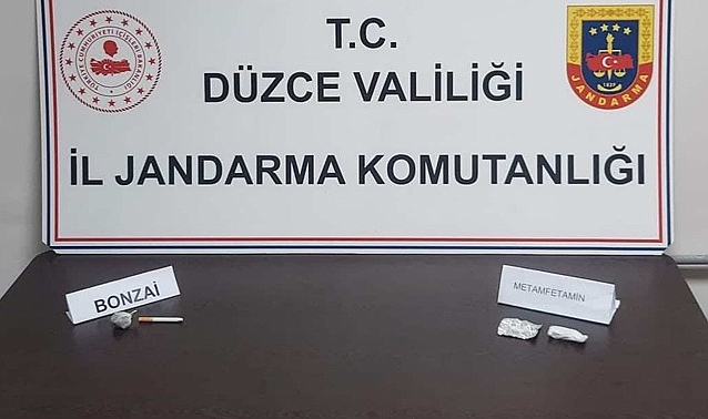 OTOMOBİL ZULASINDA UYUŞTURUCU YAKALANDI