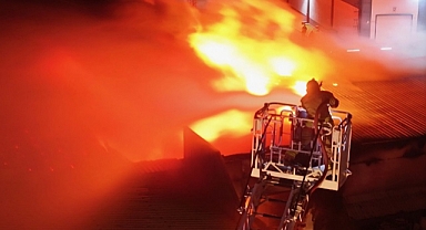 FABRİKA YANGINI SÖNDÜRÜLDÜ