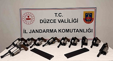 SİLAH KAÇAKÇISI 2 KİŞİ YAKALANDI
