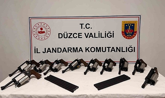 SİLAH KAÇAKÇISI 2 KİŞİ YAKALANDI
