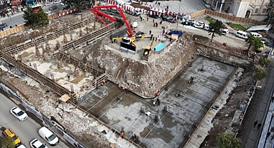 CEDİDİYE KENT MEYDANI 2. ETABI YÜKSELİYOR