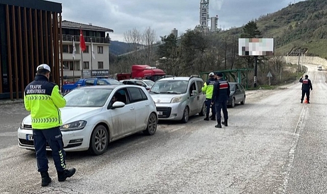 DÜZCE'DE TRAFİK DENETİMLERİ ARTTI