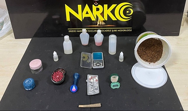 EVİ UYUŞTURUCU İMALATHANESİNE ÇEVİRMİŞ