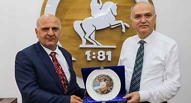 İSTANBUL DÜZCELİLER DERNEĞİ'NDEN FARUK ÖZLÜ'YE DESTEK