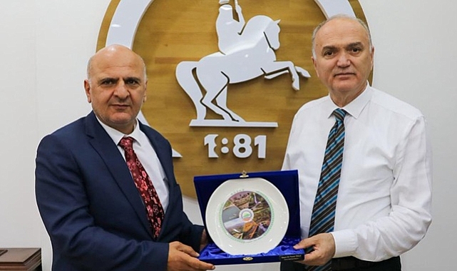 İSTANBUL DÜZCELİLER DERNEĞİ'NDEN FARUK ÖZLÜ'YE DESTEK