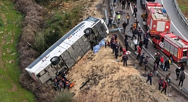 KATLİAM GİBİ KAZA: 9 ÖLÜ