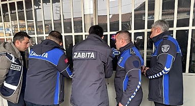 YENİ İŞYERİNE TAŞINMAYAN ESNAFLARIN ESKİ DÜKKANLARI MÜHÜRLENDİ 