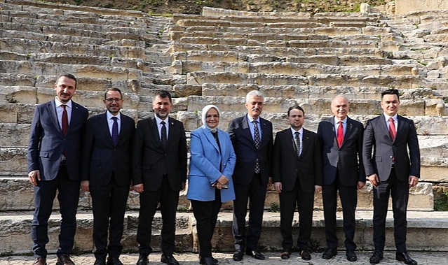 BAKAN GÜRLEK’TEN KONURALP’E ÖVGÜ DOLU SÖZLER