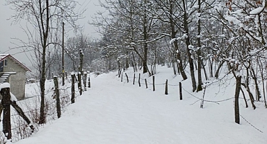  YAYLALARA KAR YAĞDI