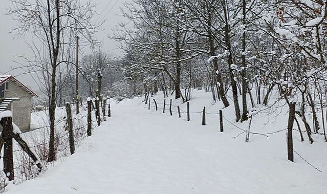  YAYLALARA KAR YAĞDI