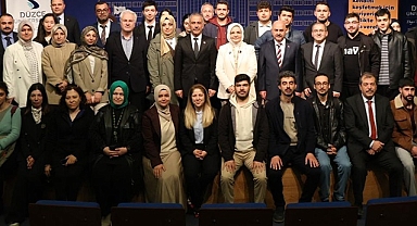 AYŞE KEŞİR ÜNİVERSİTELİ ÖĞRENCİLERLE BULUŞTU