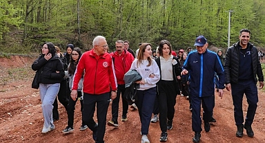 BAŞKAN ÖZLÜ GENÇLERLE TREKKİNG YAPTI