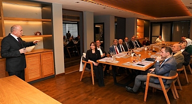 BAŞKAN ÖZLÜ TÜM SİYASİ PARTİ İL BAŞKANLARIYLA BULUŞTU