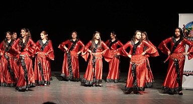 DÜNYA ROMANLAR GÜNÜ COŞKUYLA KUTLANDI