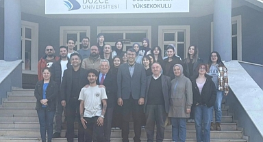 EFDAL ALTUNDAL MEZUN OLDUĞU OKULDA DERSE KATILDI