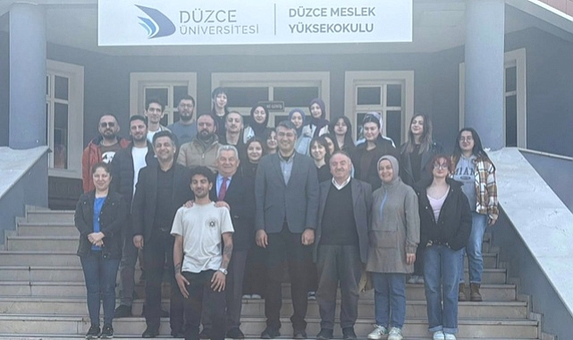 EFDAL ALTUNDAL MEZUN OLDUĞU OKULDA DERSE KATILDI