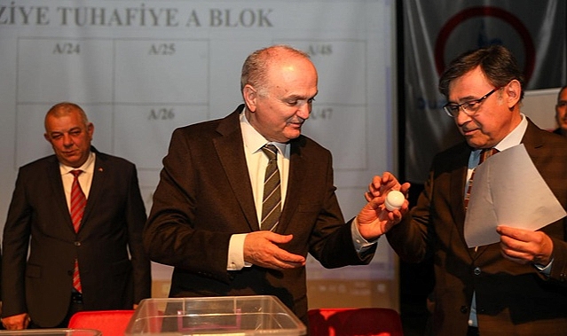 TUHAFİYECİLER PAZARYERİNDE 144 TEZGAHIN HAK SAHİPLERİ BELİRLENDİ