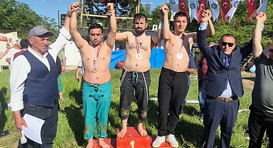 BALATLI KÖYÜ GÜREŞLERİ RENKLİ GEÇTİ