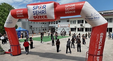 DÜZCE BELEDİYESİ GENÇLERİ SPORLA BULUŞTURMAYA DEVAM EDİYOR