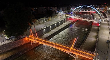ASAR DERESİ ÜZERİNDEKİ YAYA KÖPRÜLERİ YENİLENİYOR