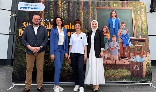 AZRA AKIN DÜZCE BAHÇEŞEHİR KOLEJİ'NDE ÖĞRENCİLERLE BULUŞTU