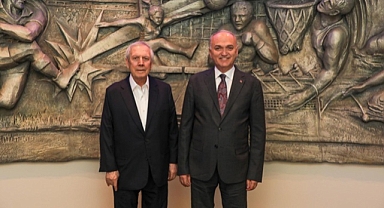 BAŞKAN ÖZLÜ AZİZ YILDIRIM'I ZİYARET ETTİ