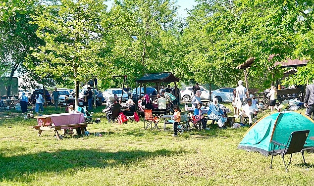 DÜZCE BELEDİYESİ TESİSLERİNE 9 GÜNLÜK TATİLDE ZİYARETÇİ AKINI