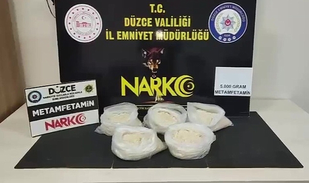 DÜZCE'DE 5 KİLO METAMFETAMİN YAKALANDI