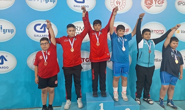 DÜZCELİ MİNİKLER GÜREŞTE TÜRKİYE ŞAMPİYONU
