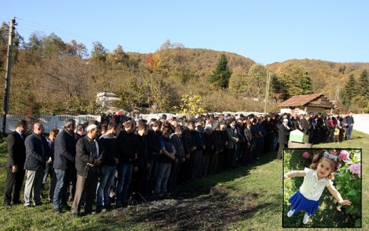 3 YAŞINDAKİ KIZ TOPRAĞA VERİLDİ