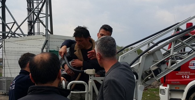 60 METRELİK BAZ İSTASYONA ÇIKTI